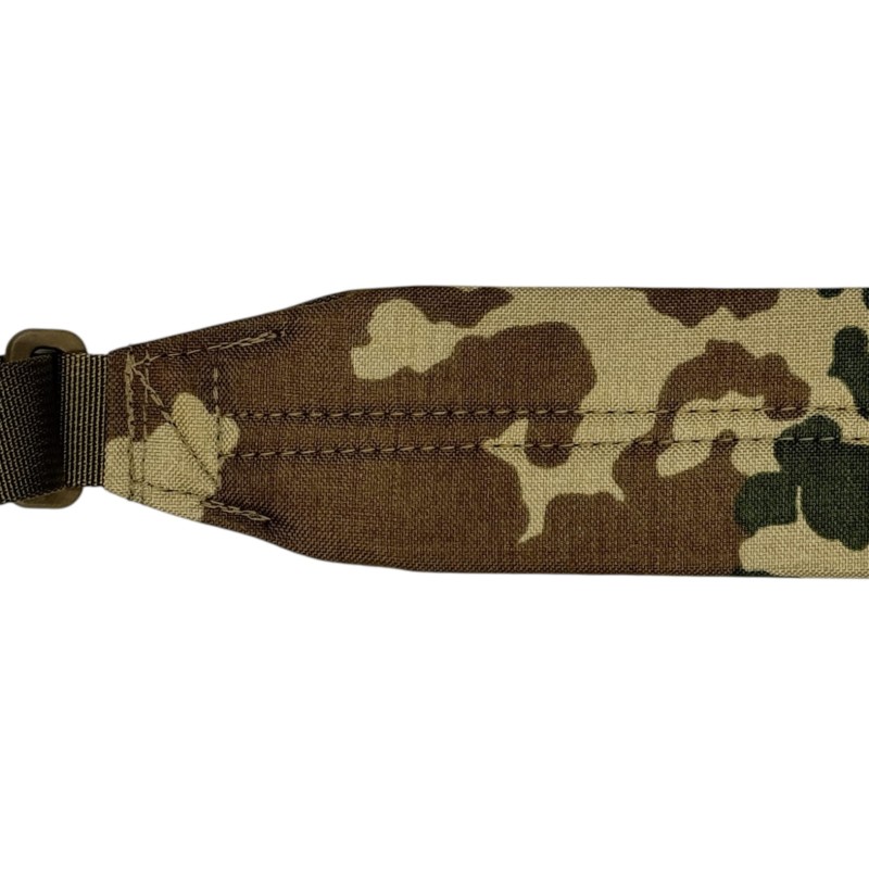 Zawieszenie taktyczne Tropentarn close up.jpg